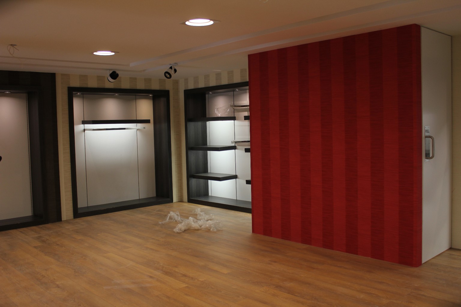 Tommy Hilfiger — Retail Interior Fit-Out — original project photograph 4
